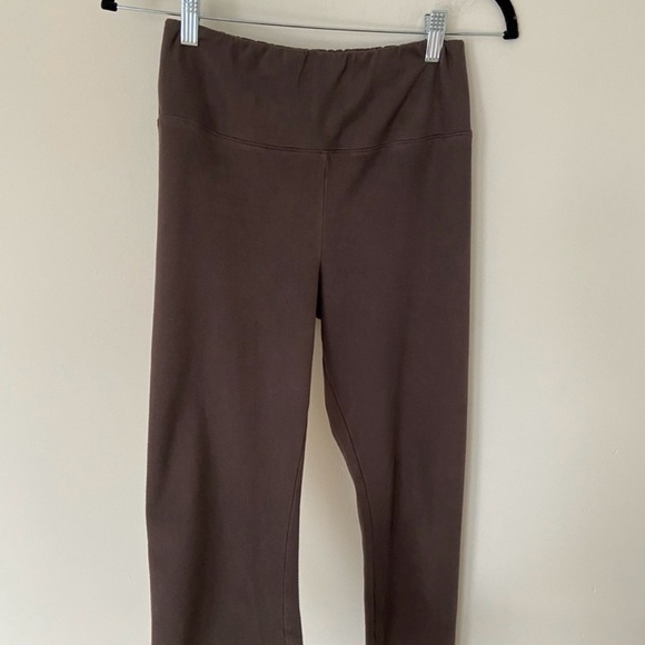 Aritzia Daria Pant Vegan Suede Leggings in Brown Taupe
Suede size Medium - Picture 4 of 7